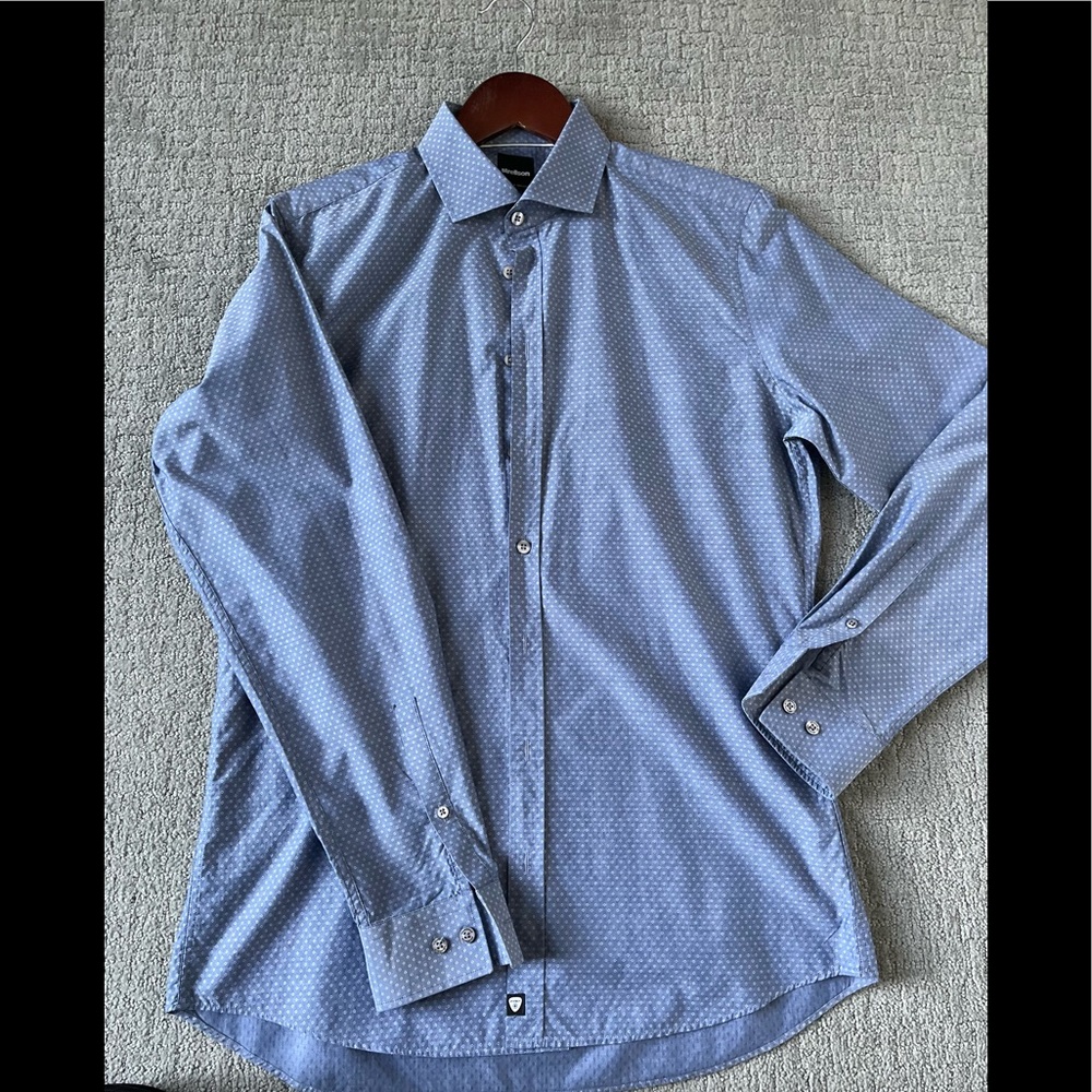 Dress Shirt. Men’s Medium. Brand: Strellson. Blue/grey colour.